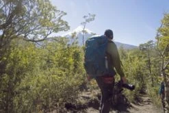 Osprey Farpoint Trek Pack Rugzak - Blauw - 55 Liter -Winkel Voor Kampeerartikelen 1267 1900 f22 farpoint trek pack 55 muted space blue o s 10003693 samrouda exp 4 10 24 002