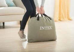 Intex Pillow Rest Raised Luchtbed - Eenpersoons -Winkel Voor Kampeerartikelen 1320 1900 64122 inuse1 2017 300