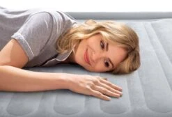 Intex Comfort Plush Extra Hoog Luchtbed - Queensize - Ingebouwde Elektrische Pomp -Winkel Voor Kampeerartikelen 1320 1900 64418 inuse2 2022 300