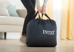 Intex Ultra Plush Luchtbed - Queensize - Ingebouwde Elektrische Pomp -Winkel Voor Kampeerartikelen 1320 1900 64428 inuse1 2020 300