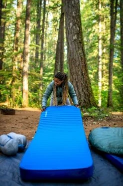 Therm-A-Rest MondoKing 3D 11.0 L Zelfopblazende Slaapmat -Winkel Voor Kampeerartikelen 1900 1267 2020 thermarest oregon 3sisters geiser 0623