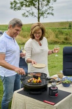 NomadiQ Draagbare Gasbarbecue - Zwart -Winkel Voor Kampeerartikelen 1900 1267 mvd0748 1