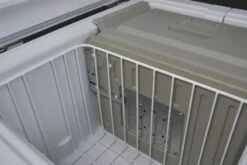 Engel MD60F-C Dual-zone Compressor Koelbox - 57 Liter 8 Engel MD60F-C Dual-zone Compressor Koelbox - 57 Liter -Winkel Voor Kampeerartikelen 1900 2849 md60fc umluftventilator detail